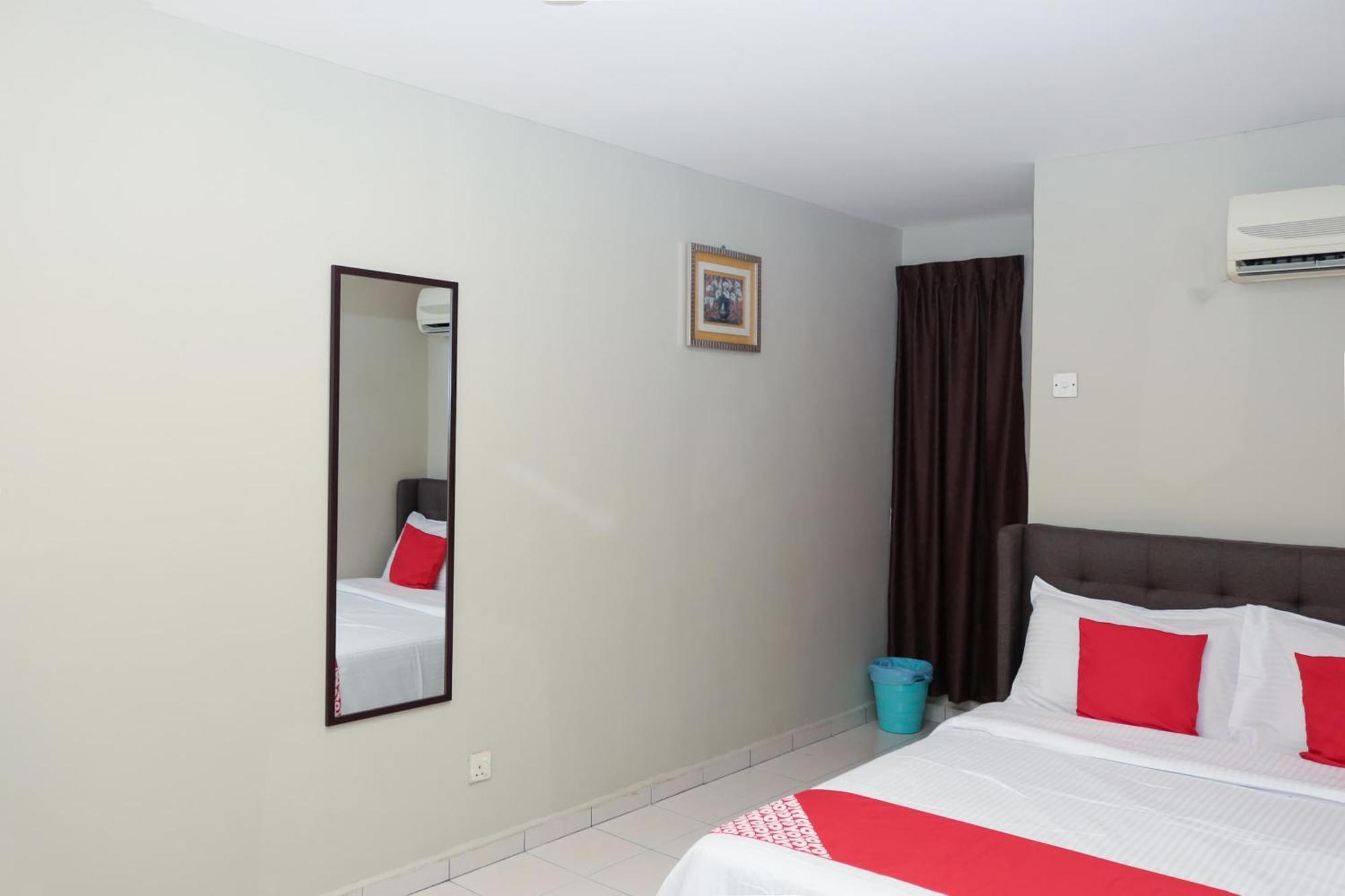 Oyo 90338 Prima Saujana Budget Hotel Kajang Exterior foto