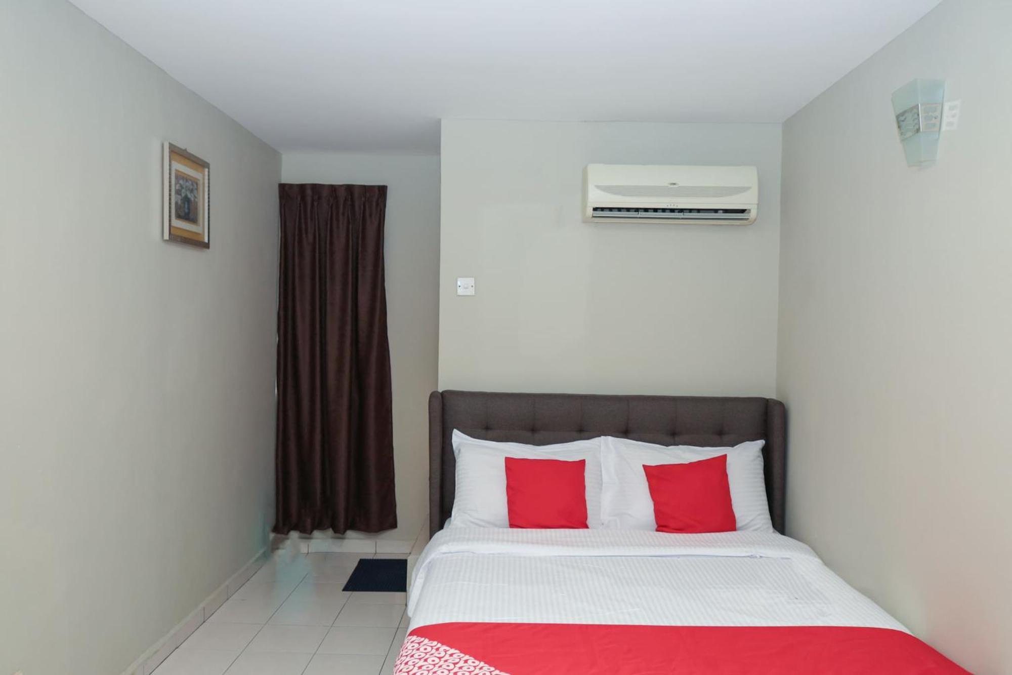 Oyo 90338 Prima Saujana Budget Hotel Kajang Exterior foto
