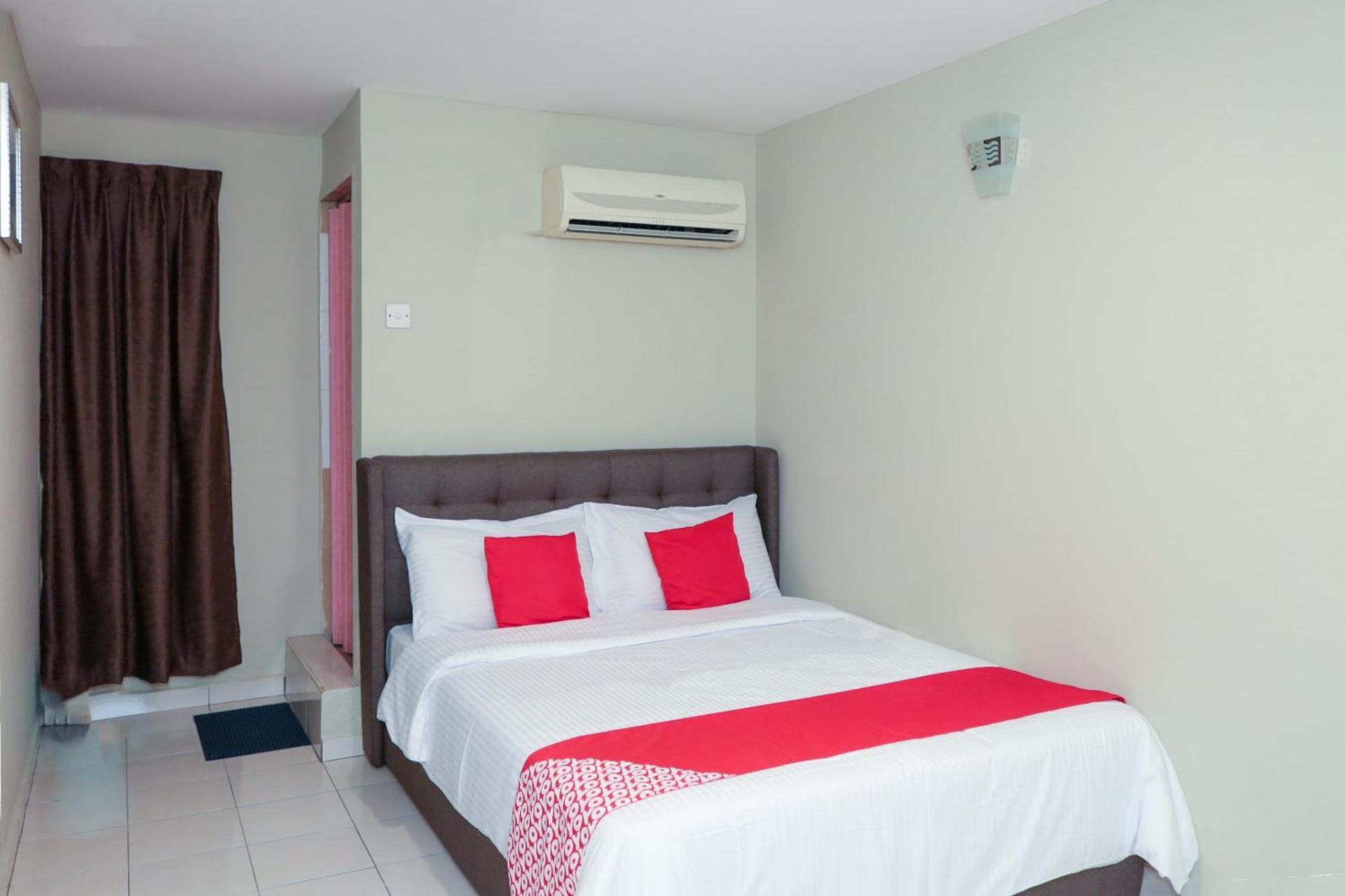 Oyo 90338 Prima Saujana Budget Hotel Kajang Exterior foto