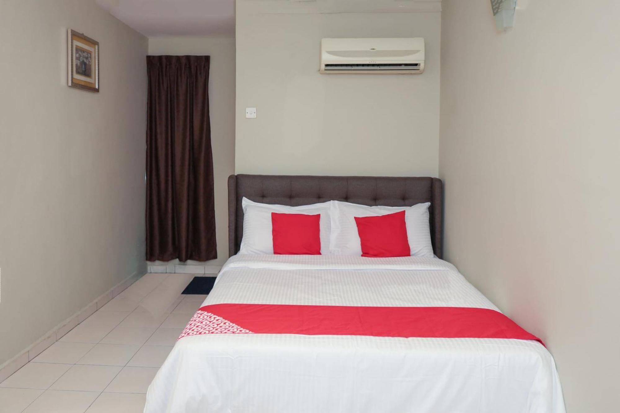 Oyo 90338 Prima Saujana Budget Hotel Kajang Exterior foto