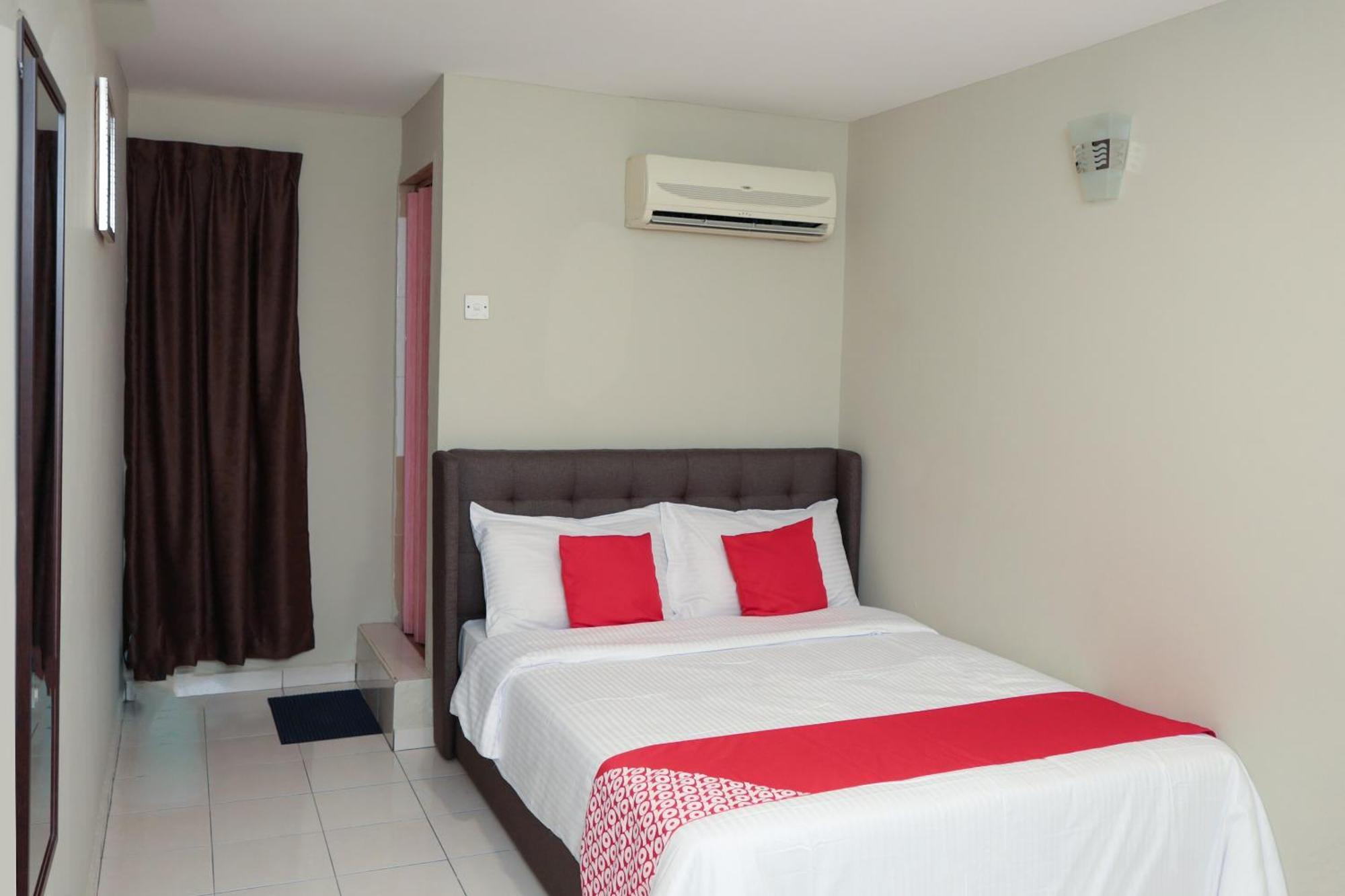 Oyo 90338 Prima Saujana Budget Hotel Kajang Exterior foto